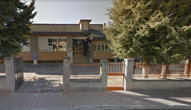 Nova escola em San Benedetto dei Marsi, Itália