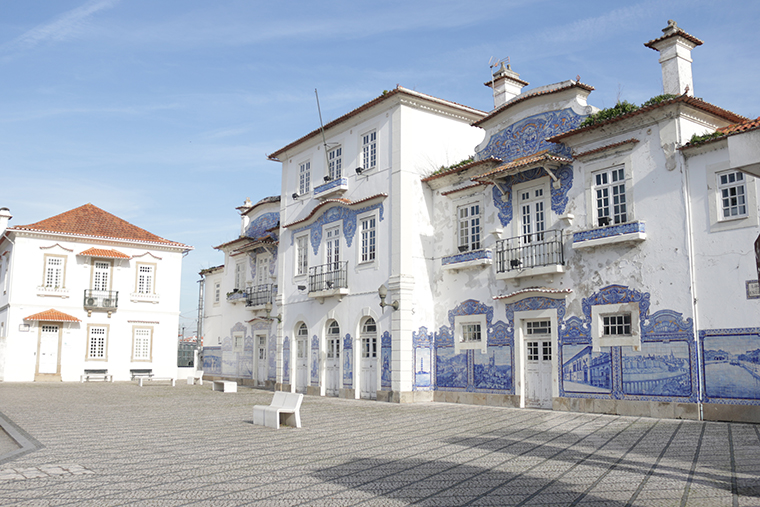 Obras da antiga estação da CP e do edifício Fernando Távora em concurso público