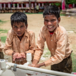 Roca assinala o Dia Mundial da Lavagem das Mãos em parceria com a Fundação We Are Water
