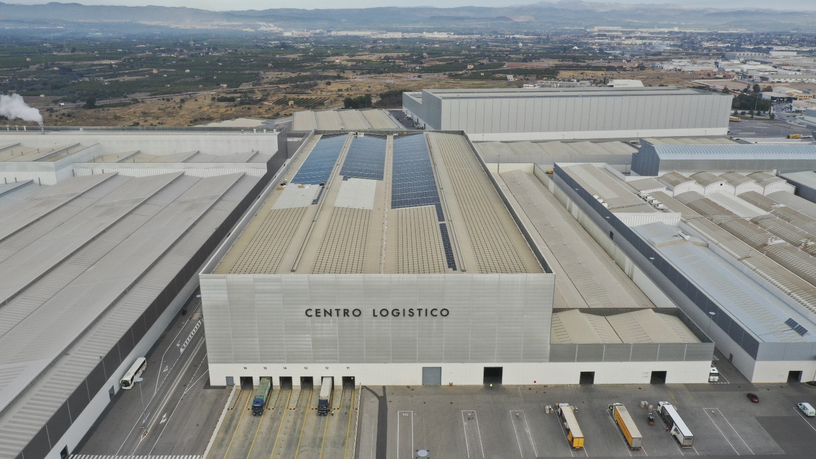 PORCELANOSA Lisboa investe 80 mil euros na aplicação de painéis fotovoltaicos para a cobertura do showroom