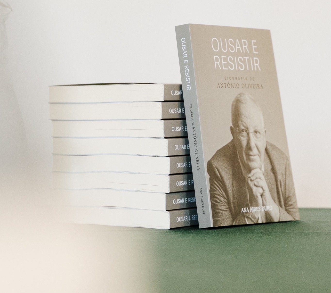 Biografia do Presidente da OLI narra uma vida de ousadia e resistência