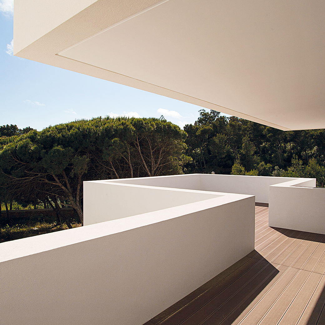 Impermeabilização, Colagem e Betumação de Cerâmicos em Varandas e Terraços